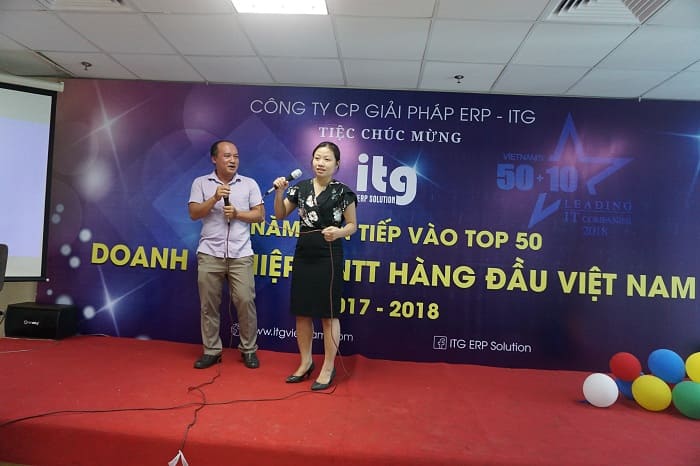 tiec mung itg lot top 50 doanh nghiep cntt hang dau viet nam 02 - Team ITG “quẩy tung trời” trong bữa tiệc mừng ITG 2 năm liên tiếp nằm trong top 50 DN CNTT hàng đầu Việt Nam