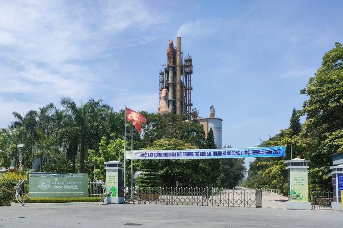 Nhà máy Công ty Cổ phần Xi măng và Xây dựng Quảng Ninh
