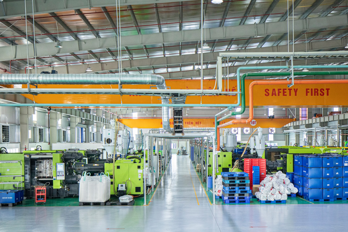 Một trong những nhà máy với dây chuyền sản xuất hiện tại của tập đoàn Nhựa Bình Thuận