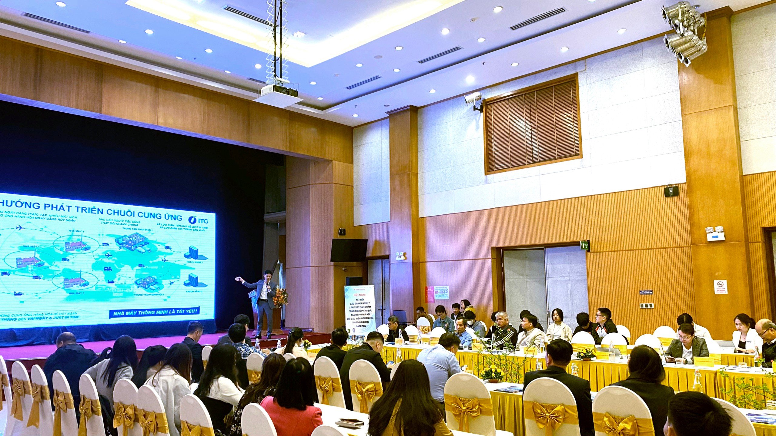 Ông Nguyễn Xuân Hách chia sẻ về xu hướng phát triển chuỗi cung ứng tại hội nghị
