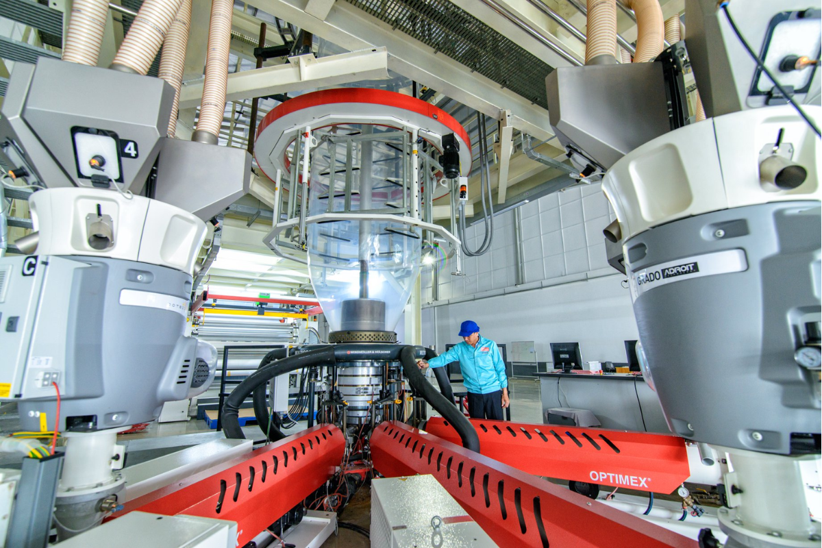 Nhà máy Duy Nhật trang bị dây chuyền máy móc hiện đại nhập khẩu hoàn toàn từ nước ngoài