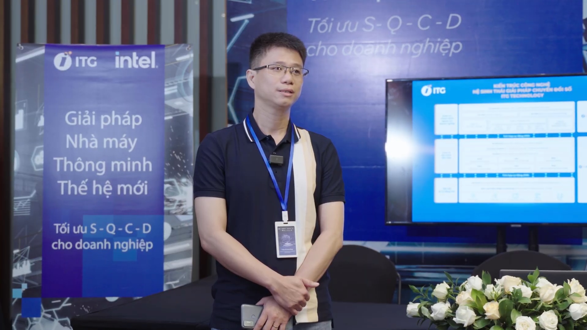 Khách mời bày tỏ cảm ơn với chương trình và phần trình bày của diễn giả Nguyễn Thành Luân