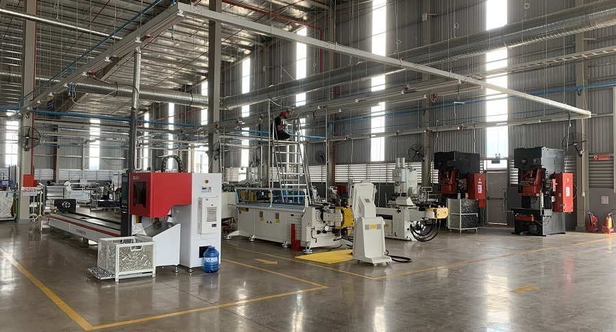 Máy móc hiện đại tại Việt Mỹ Đồng Nai - Máy uốn - cắt