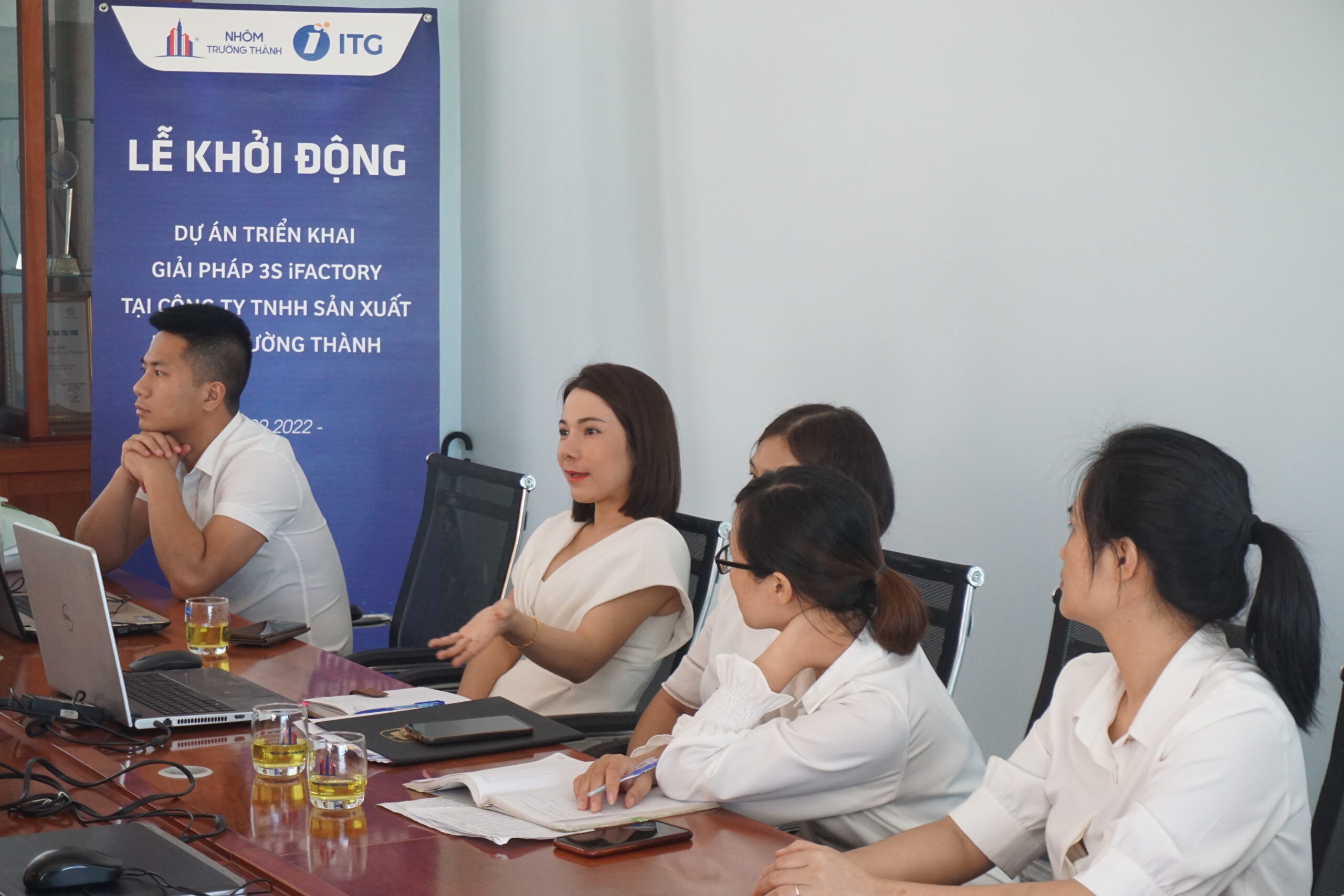 Chị Nguyễn Thị Hợi - Giám đốc Nhôm Trường Thành phát biểu trong buổi lễ Kick-off