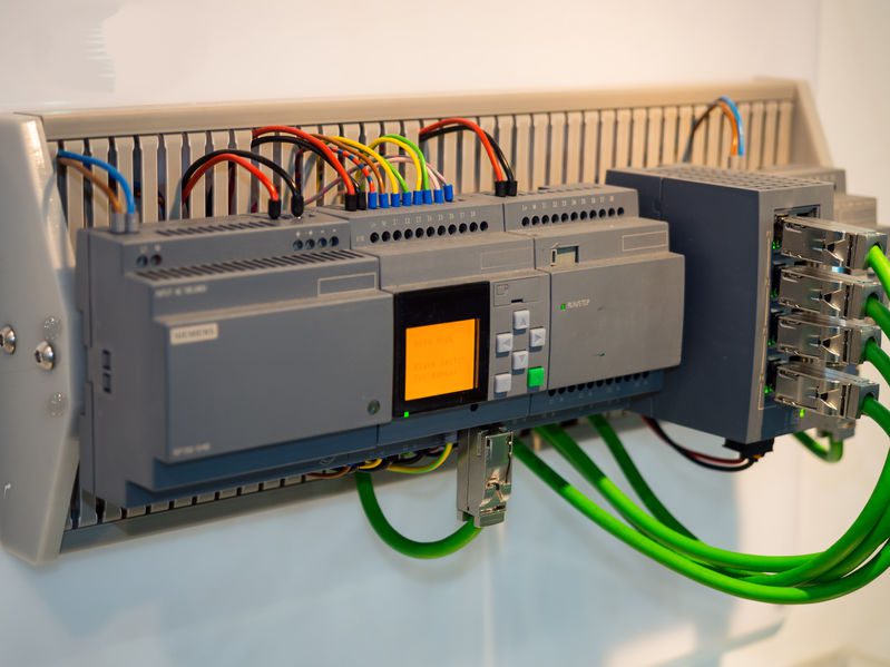 PLC là gì? Sự phát triển của PLC trong kỉ nguyên 4.0