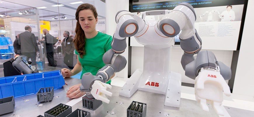 Công nghệ robot cộng tác trong kho hàng thông minh