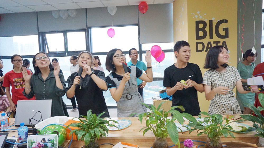 chuc mung ngay 20 10 10