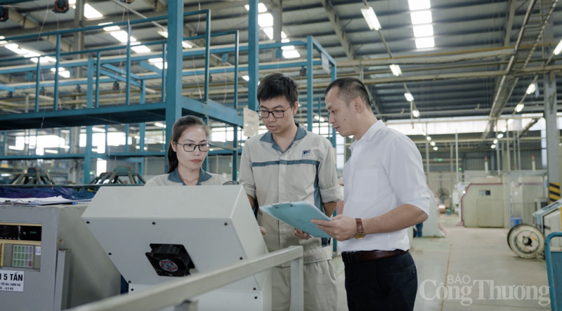 (Công Thương) Chuyển đổi sang công nghiệp 4.0: Tạo giá trị và sức cạnh tranh mới