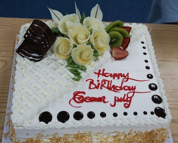 cong ty to chuc sinh nhat cho nhan vien