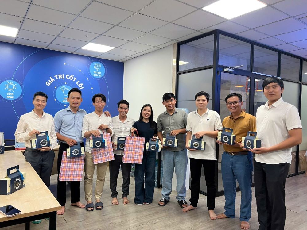 BỮA TIỆC "TRÒN TÌNH ĐOÀN VIÊN'' TẠI CUNG TRĂNG ITG 7 dang web 8