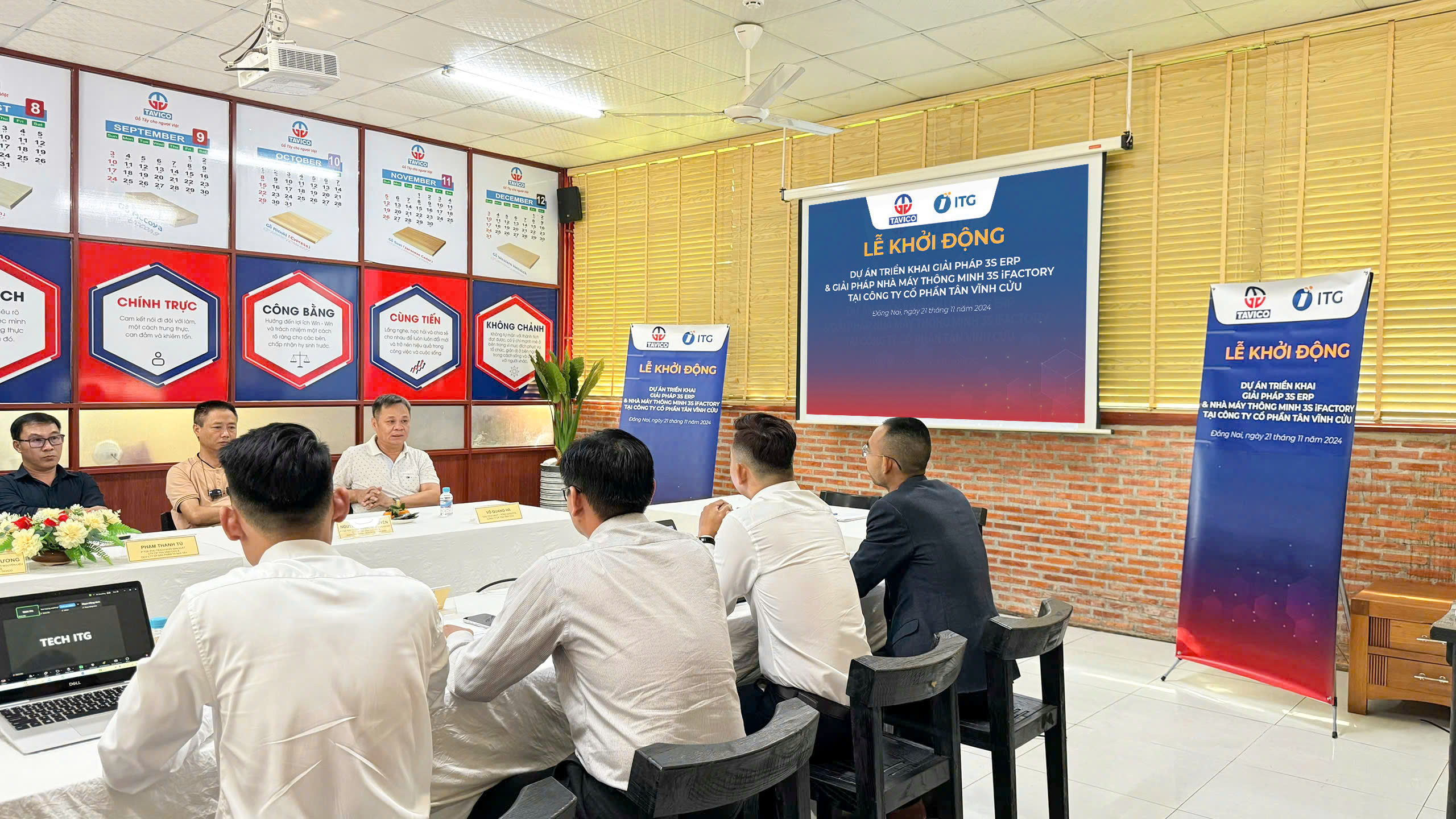 Hai bên cùng nhau trao đổi thống nhất mục tiêu chung của dự án