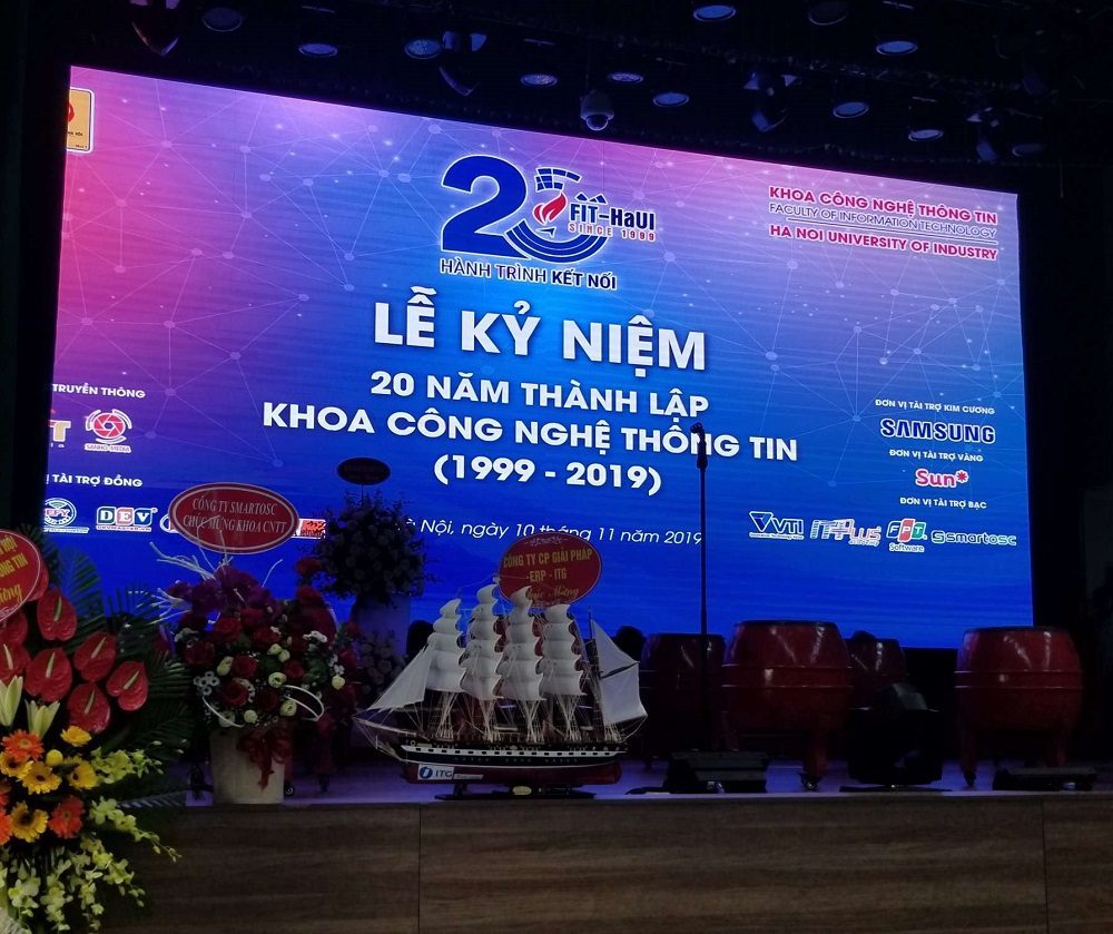 lễ kỷ niệm 20 năm ngày thành lập khoa cntt đại học công nghiệp hà nội