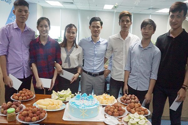 Rộn ràng tiếng cười trong bữa tiệc sinh nhật  team tháng 6 tại ITG