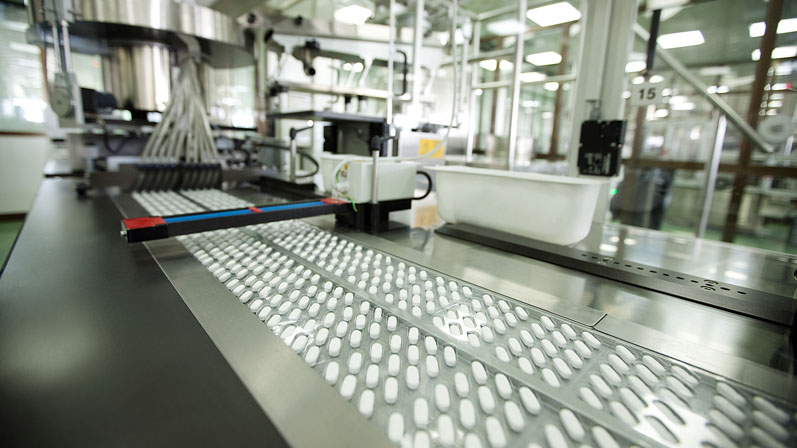 sản xuất trong nhà máy 