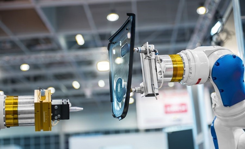 Cobots hỗ trợ các công việc nặng trong nhà máy